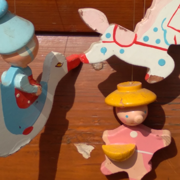 🐳 1940's Vintage Baby CRIB HUMPTY DUMPTY Mobile - Picture 4 of 16